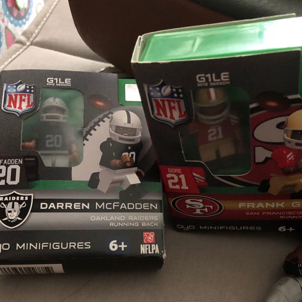 Oyo mini figures